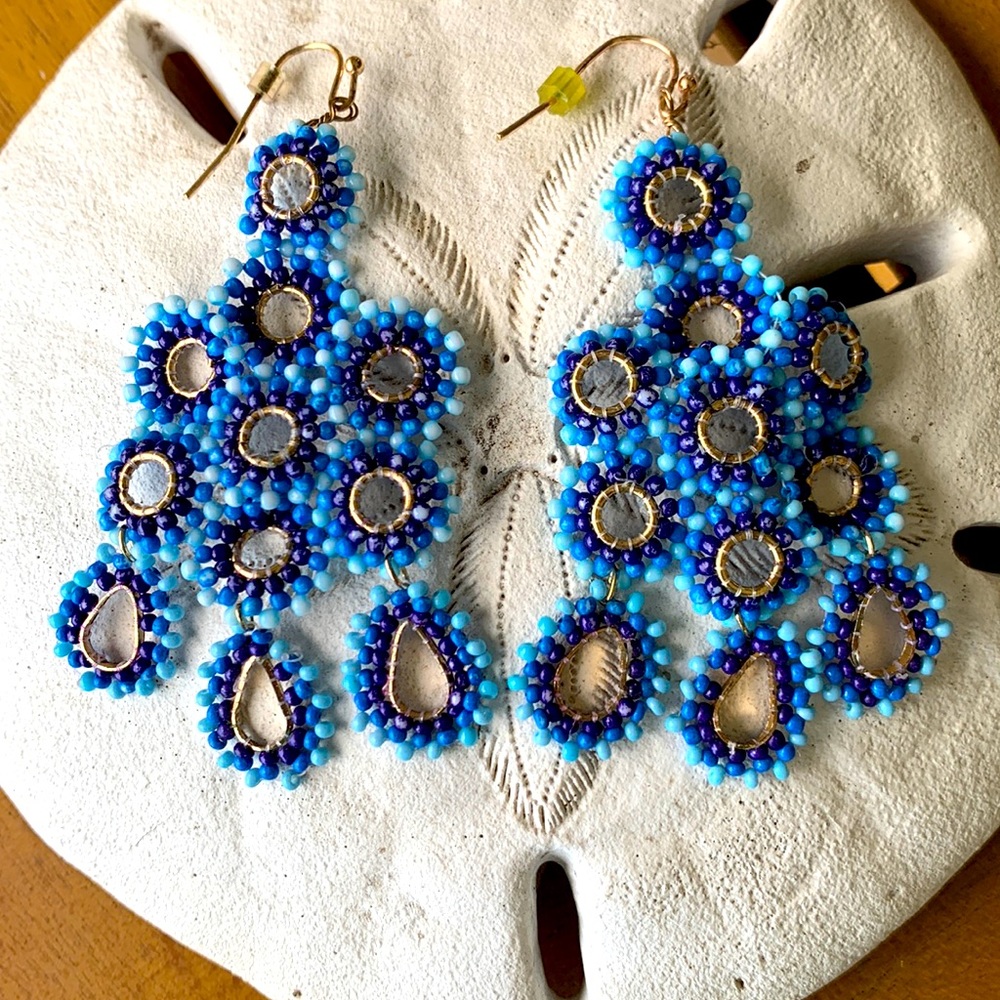 Adorable Tri Color Blue Beaded earrings!